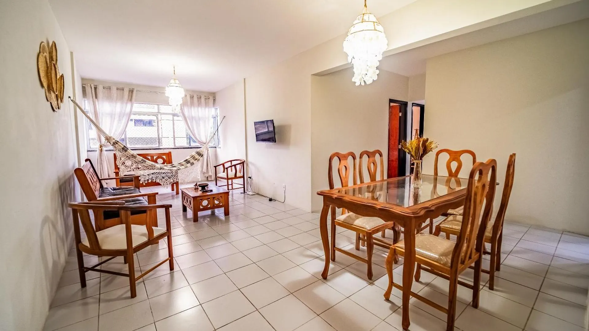 Apartamento A 1 Quadra Da Praia contacts